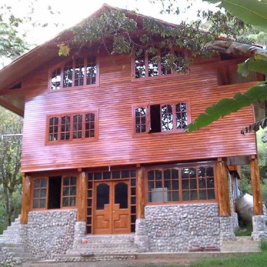 Illariy Tampu Ecoalbergue Oxapampa Buitenkant foto